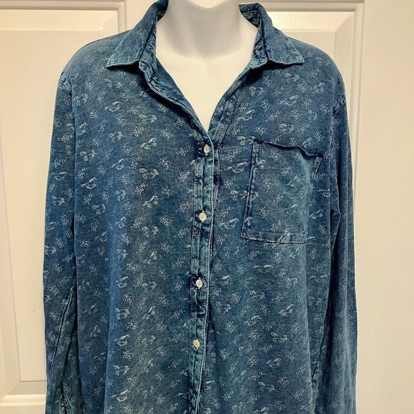 Sundance Sz Medium Blue Denim Shirt Women's Western Style Equestrian Print Boho - Picture 2 of 6
